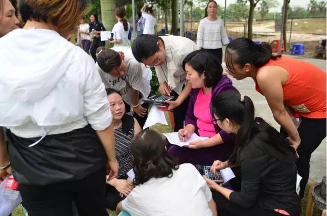 口哨發(fā)令、旗幟落下，比賽的完美呈現(xiàn)，離不開裁判員的辛苦付出，低調(diào)是他們的代名詞