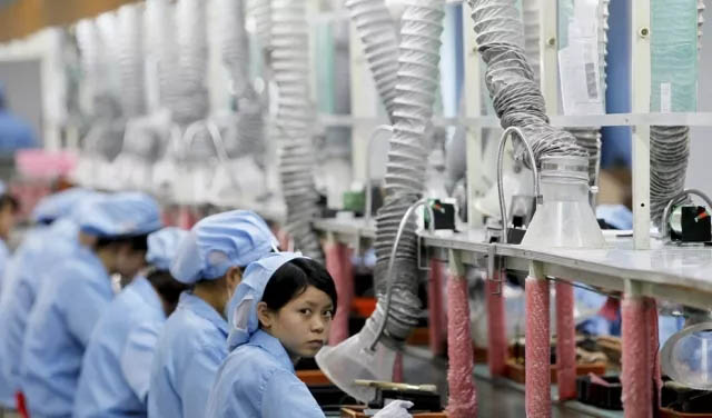 未來幾年，制造業(yè)、服務(wù)業(yè)等勞動密集型產(chǎn)業(yè)的招工將更加困難，勞動力成本也必將日益高漲