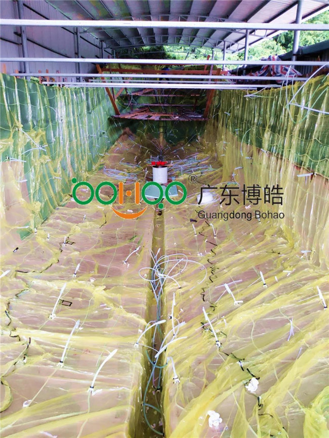 啟動(dòng)真空設(shè)備，抽取體系中空氣，直至真空狀態(tài)