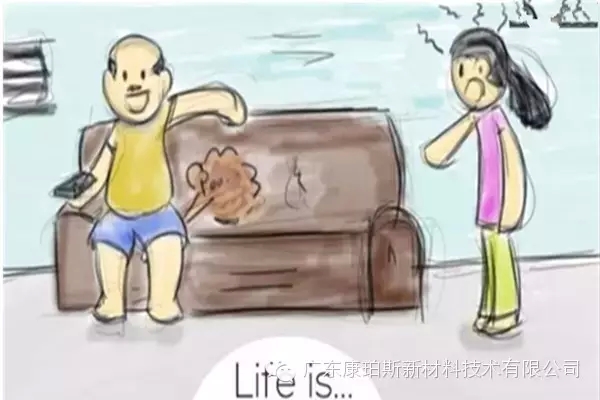 人生就是。。。 妻子已經(jīng)發(fā)火，你卻肆無(wú)忌憚地放屁“排毒氣”